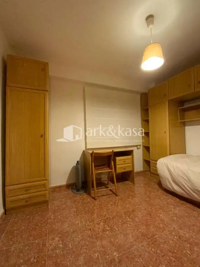 Schlafzimmer von Wohnung zur Miete in Valencia mit Klimaanlage, Abstellraum und Möbliert