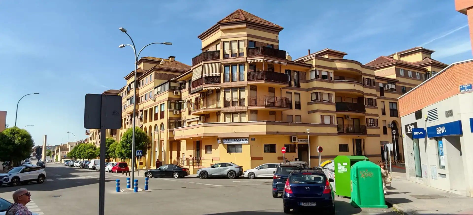 Vista exterior de Local en venta en Leganés