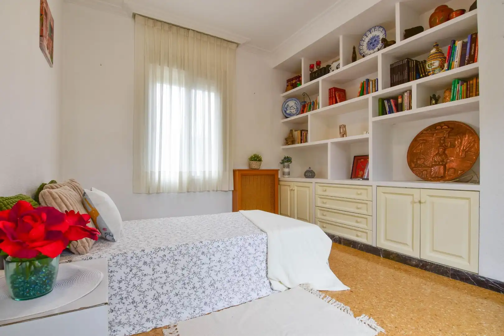 Dormitori de Casa o xalet en venda en Torrent amb Aire condicionat, Jardí privat i Terrassa