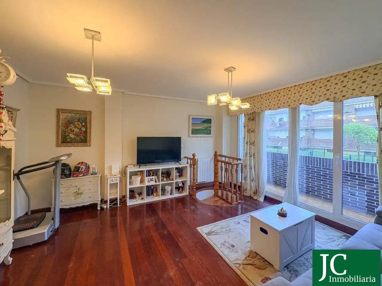 Sala d'estar de Apartament en venda en Bárcena de Cicero amb Calefacció, Parquet i Terrassa