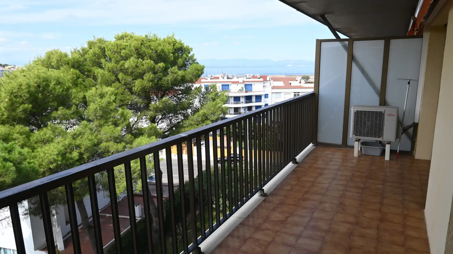 Appartamento con ascensore in vendita a Avinguda Riells 142, imagen 4