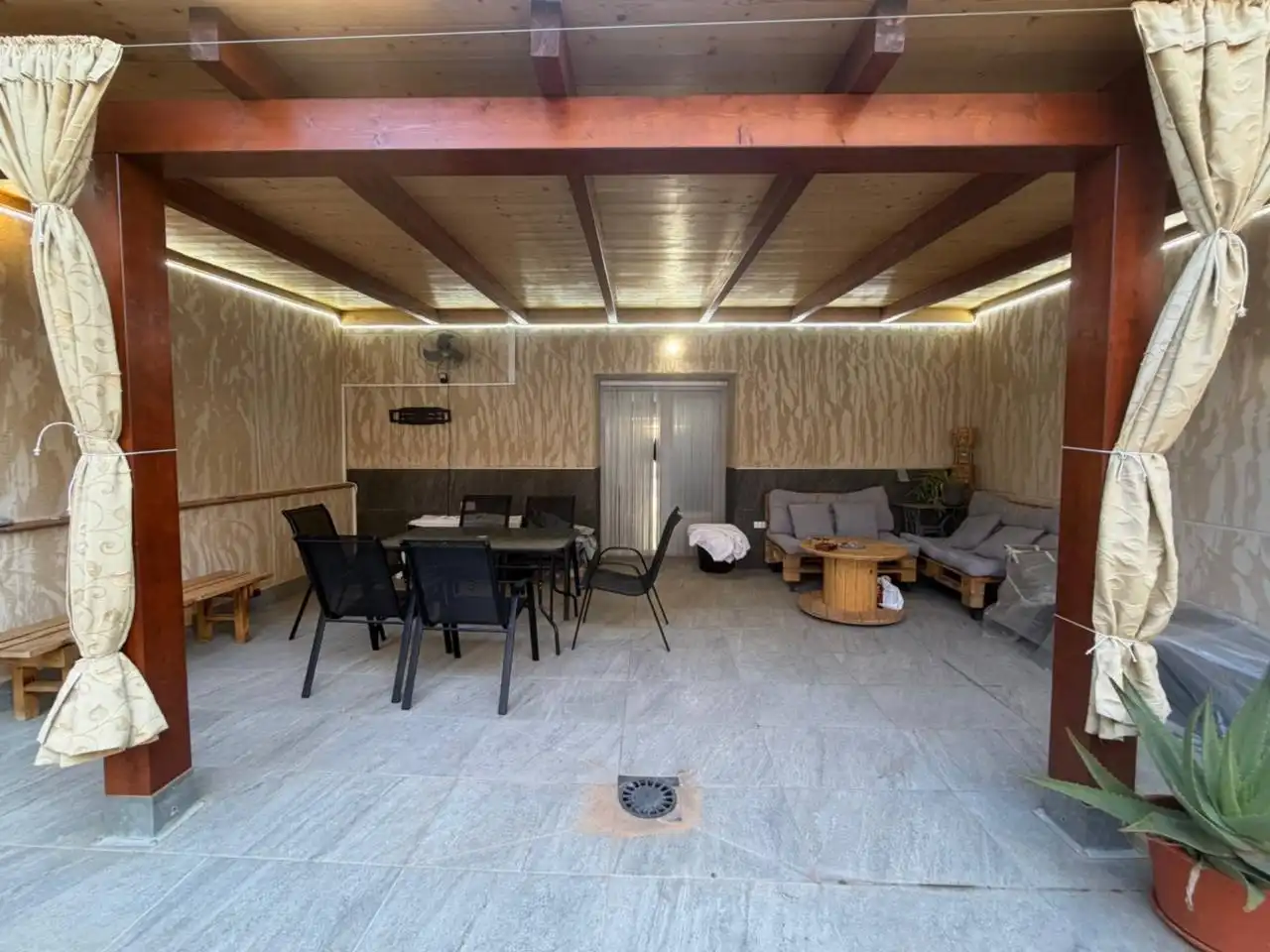 Detached homes for sale in Madrigueras  with Air Conditioner and Swimming Pool