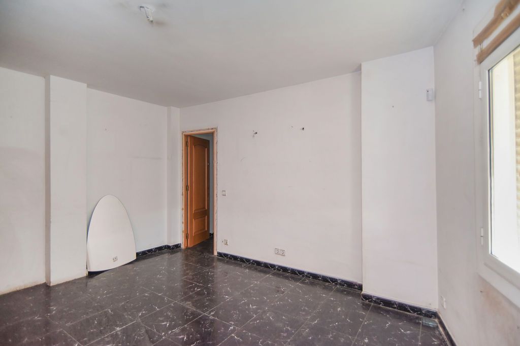 Flat for sale in Ripollet