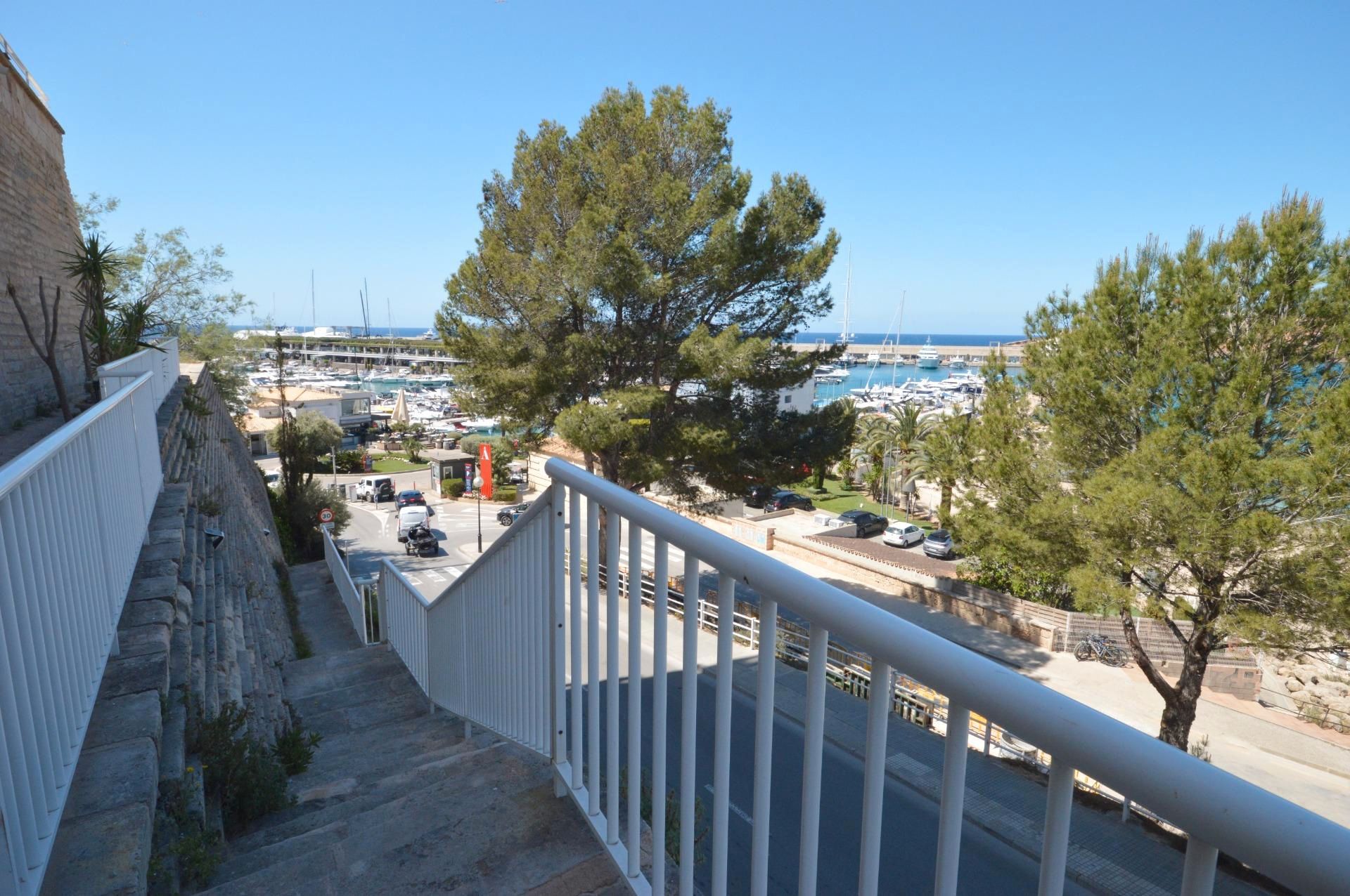 Vista exterior de Planta baixa en venda en Calvià amb Aire condicionat, Calefacció i Terrassa