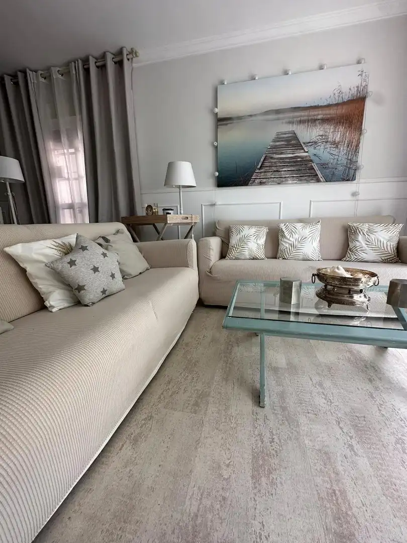 Sala d'estar de Casa o xalet en venda en Chiclana de la Frontera amb Aire condicionat, Calefacció i Jardí privat