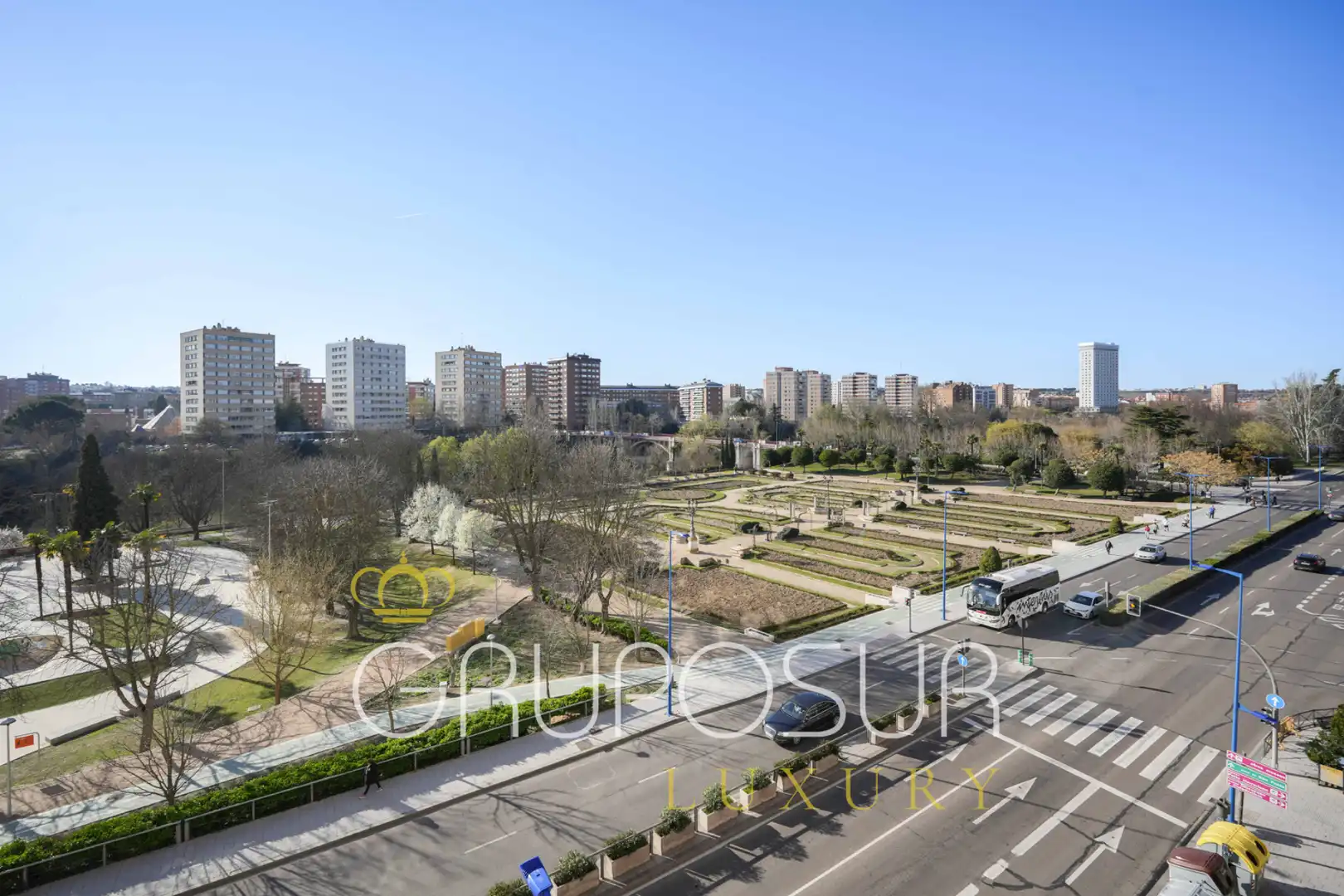 Vista exterior de Pis en venda en Valladolid amb Calefacció, Parquet i Terrassa