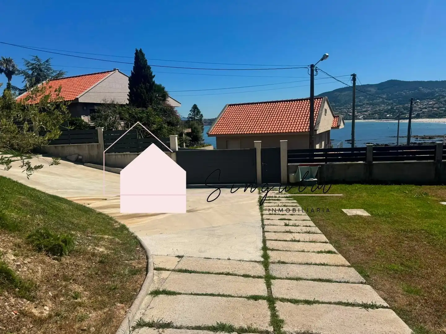 Vista exterior de Casa adosada de alquiler en Nigrán con Jardín privado y Piscina comunitaria