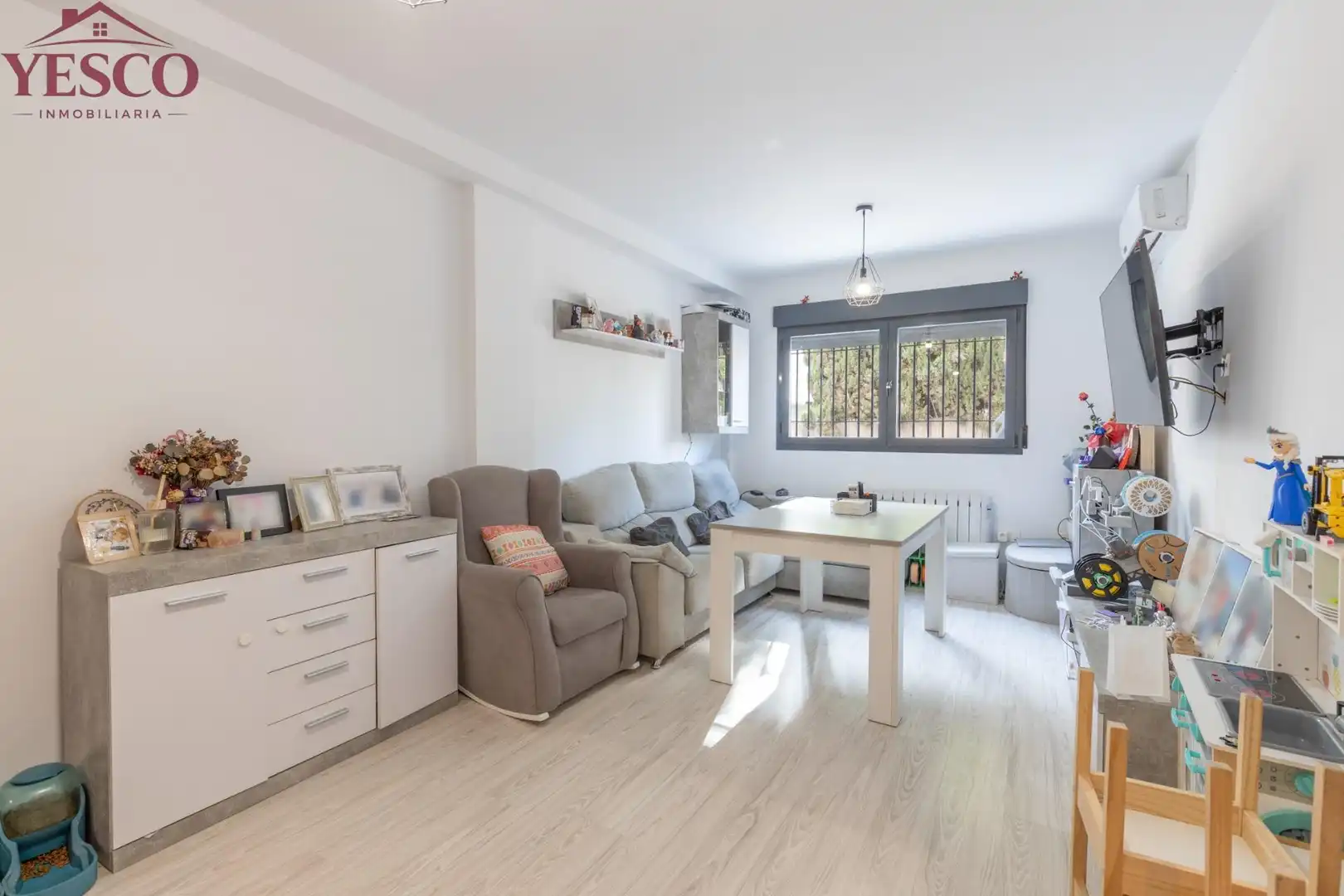 Wohnzimmer von Wohnung zum Verkauf in Churriana de la Vega mit Klimaanlage