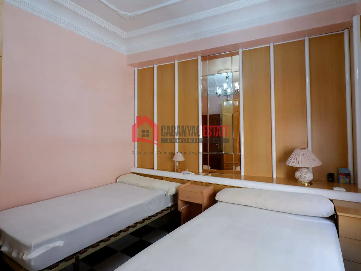 Dormitori de Apartament de lloguer en Valencia amb Aire condicionat, Moblat i Balcó