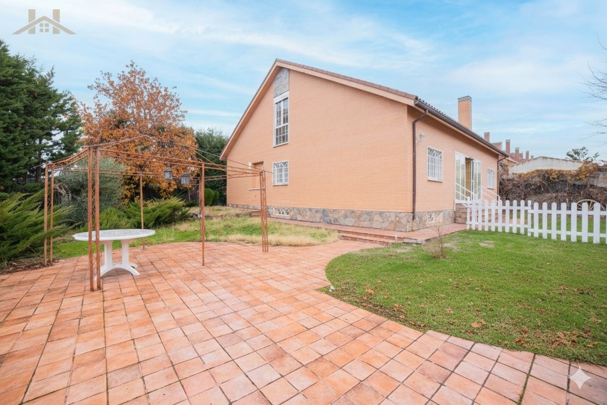 House or chalet for sale in Avenida Pilar Miró, Centro