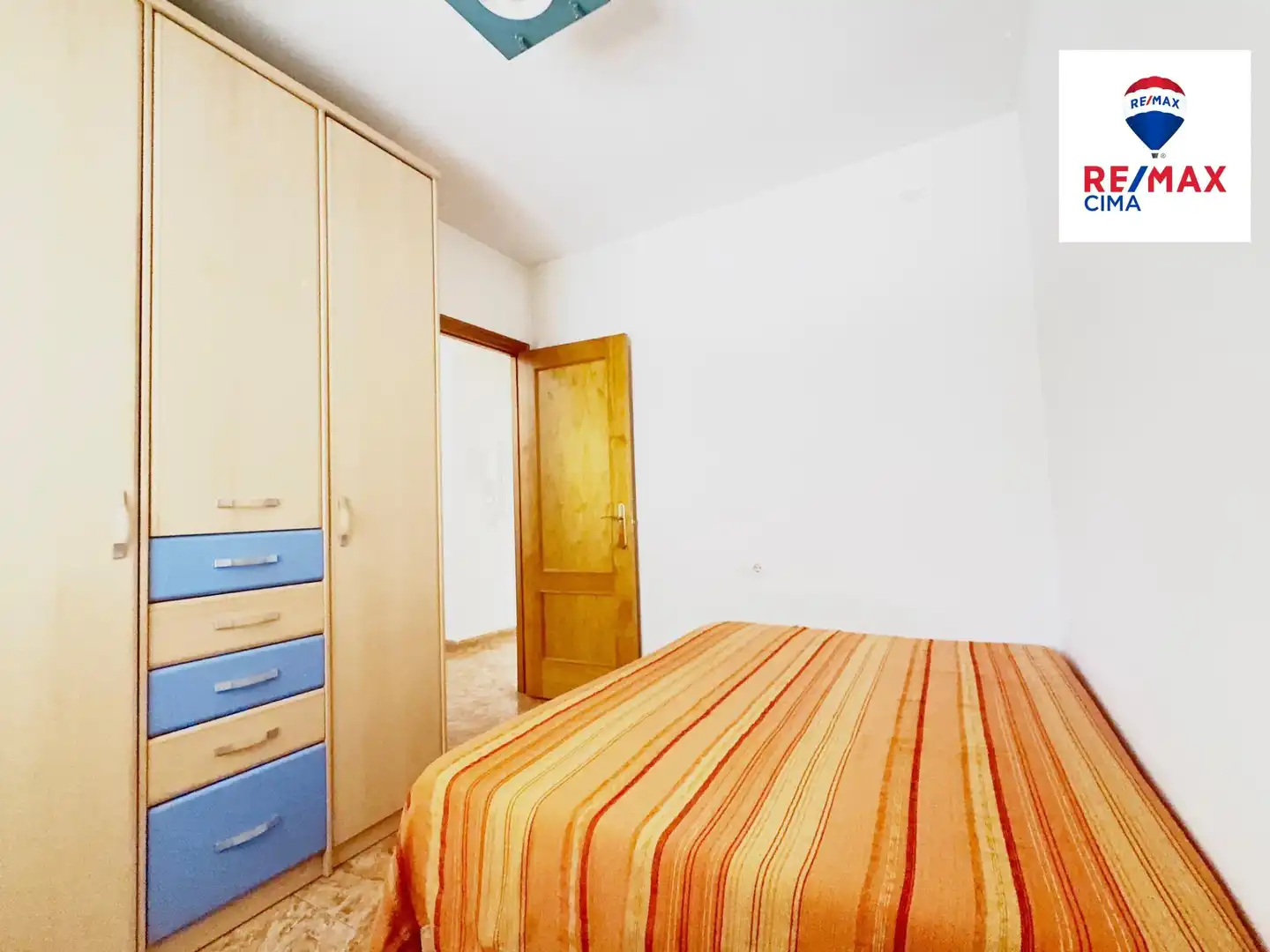 Schlafzimmer von Einfamilien-Reihenhaus zum Verkauf in Zújar mit Heizung und Terrasse