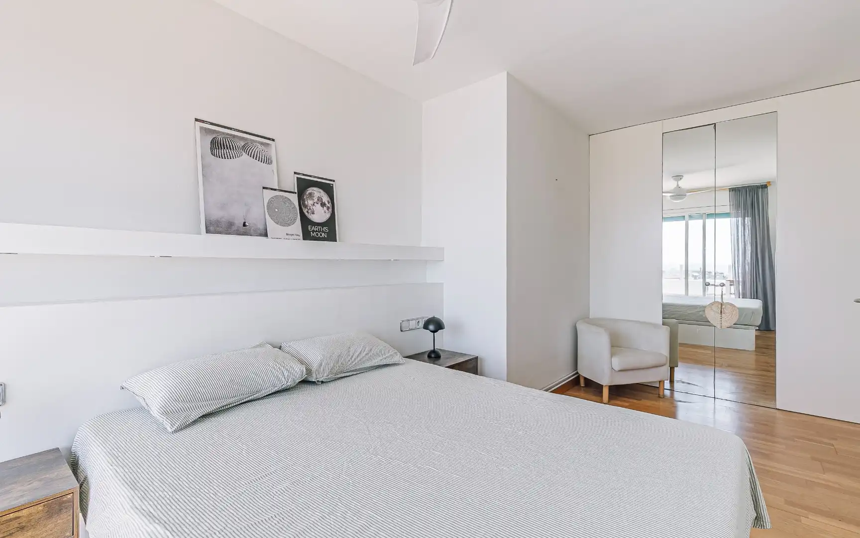 Schlafzimmer von Dachboden zum Verkauf in Barcelona mit Klimaanlage, Terrasse und Möbliert