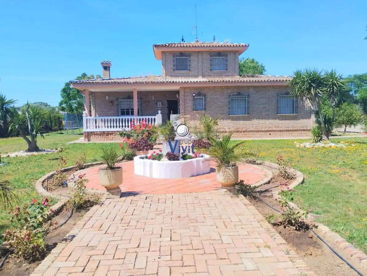 Jardín de Casa o chalet en venta en Carmona con Aire acondicionado, Jardín privado y Trastero