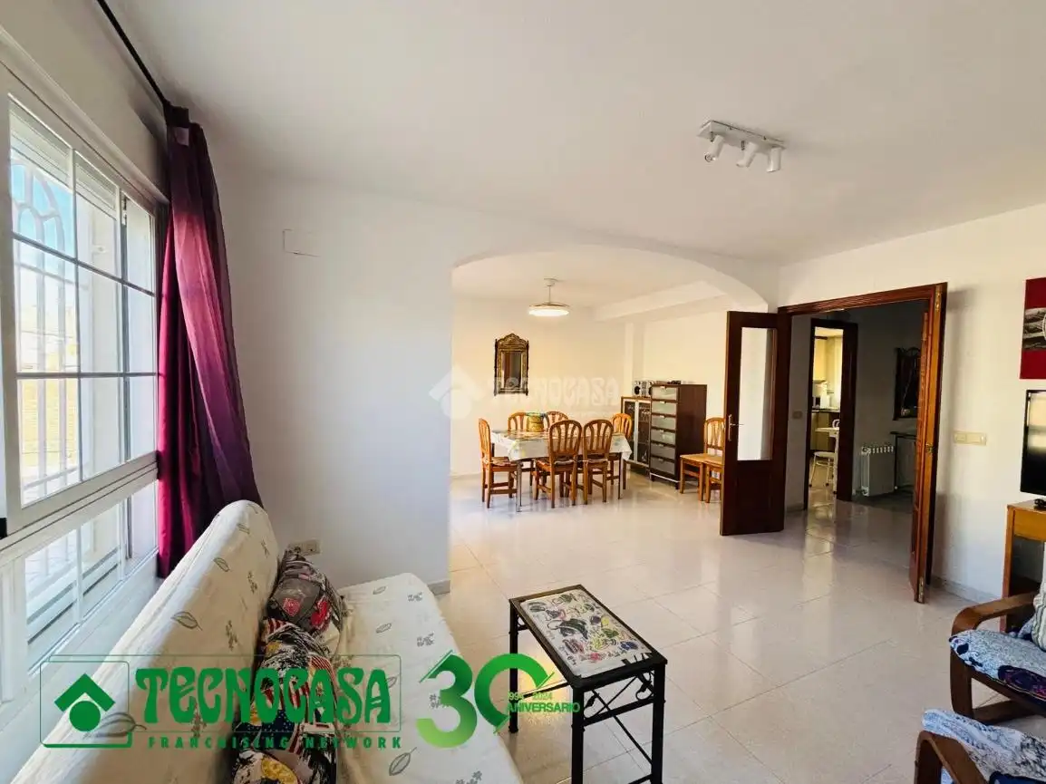 Casa aparellada amb terrassa en venda a Magán, imagen 3