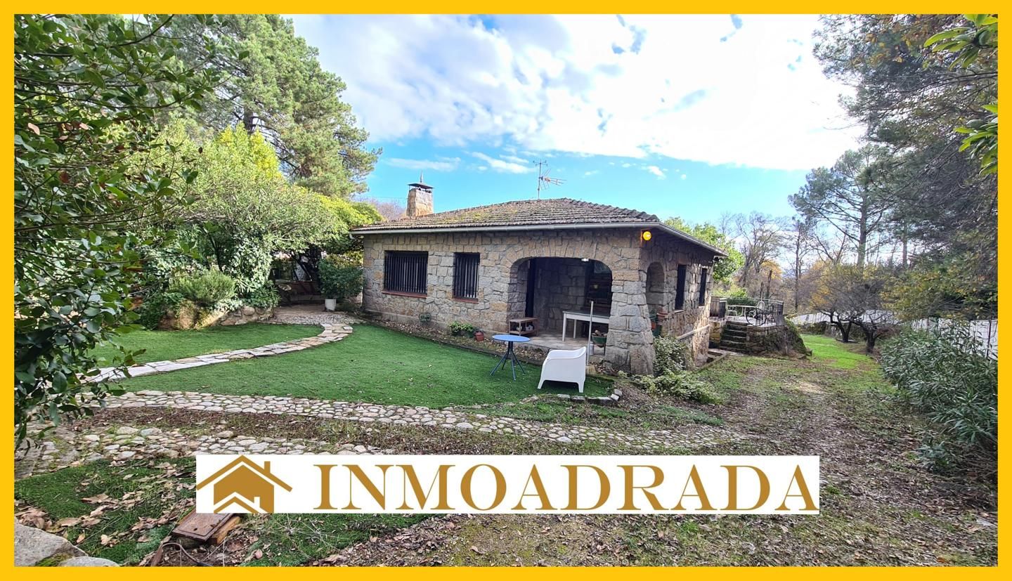 Exterior view of House or chalet for sale in La Adrada   with Air Conditioner, Heating and Private garden