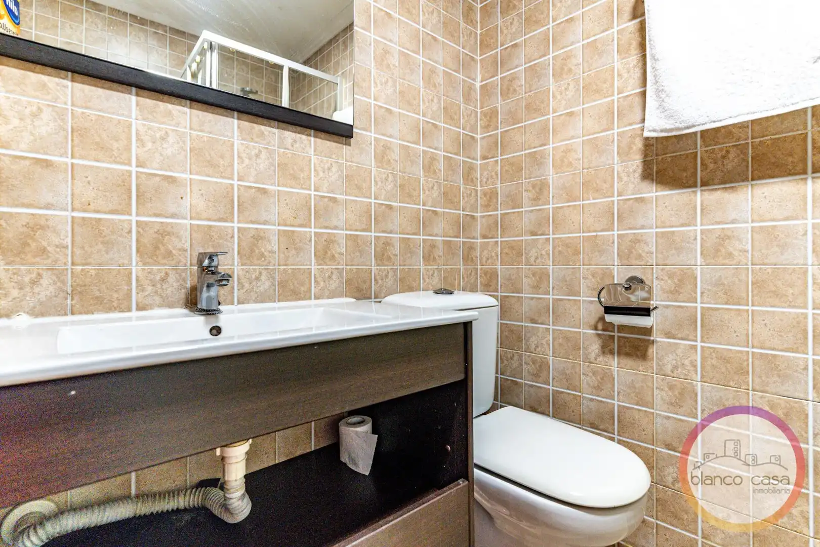 Baño de Piso en venta en Carballo con Terraza, Trastero y Amueblado