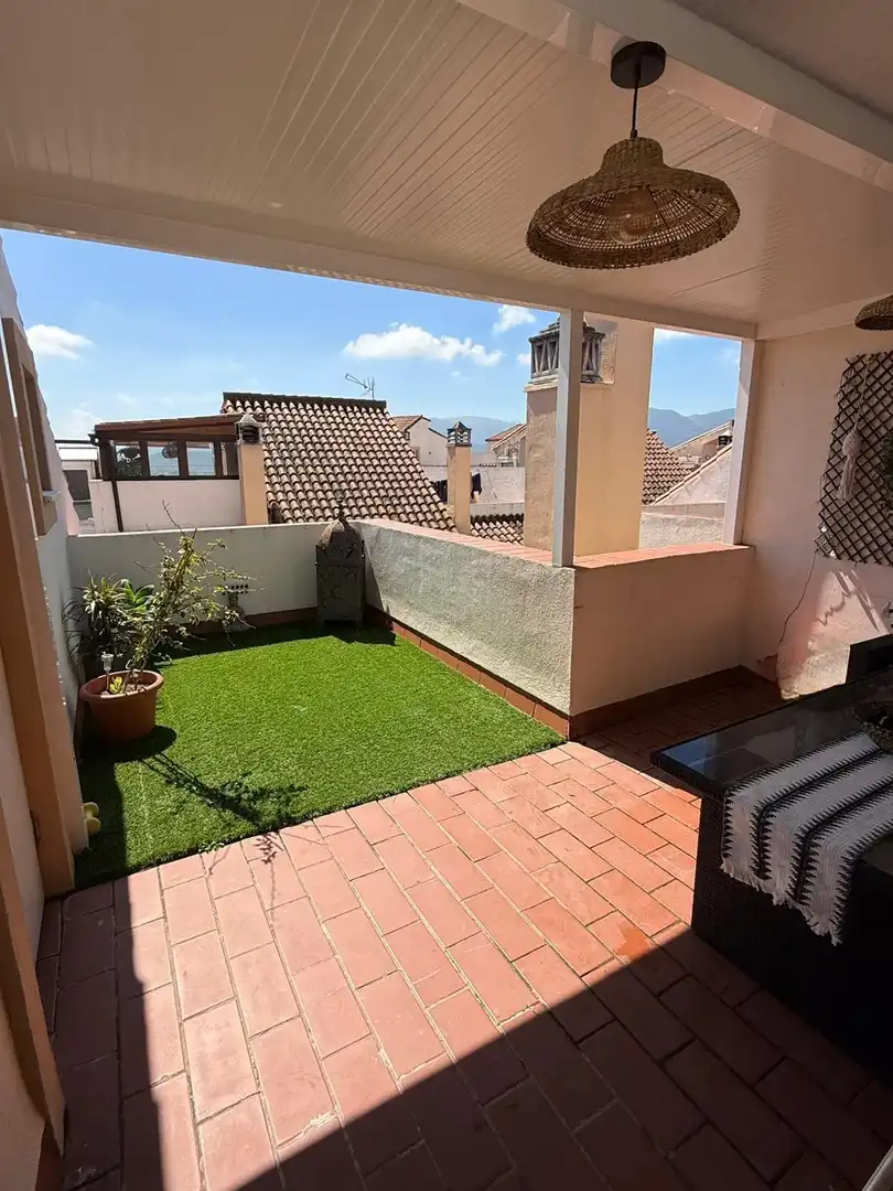 Terrasse von Einfamilien-Reihenhaus zum Verkauf in Los Barrios mit Terrasse