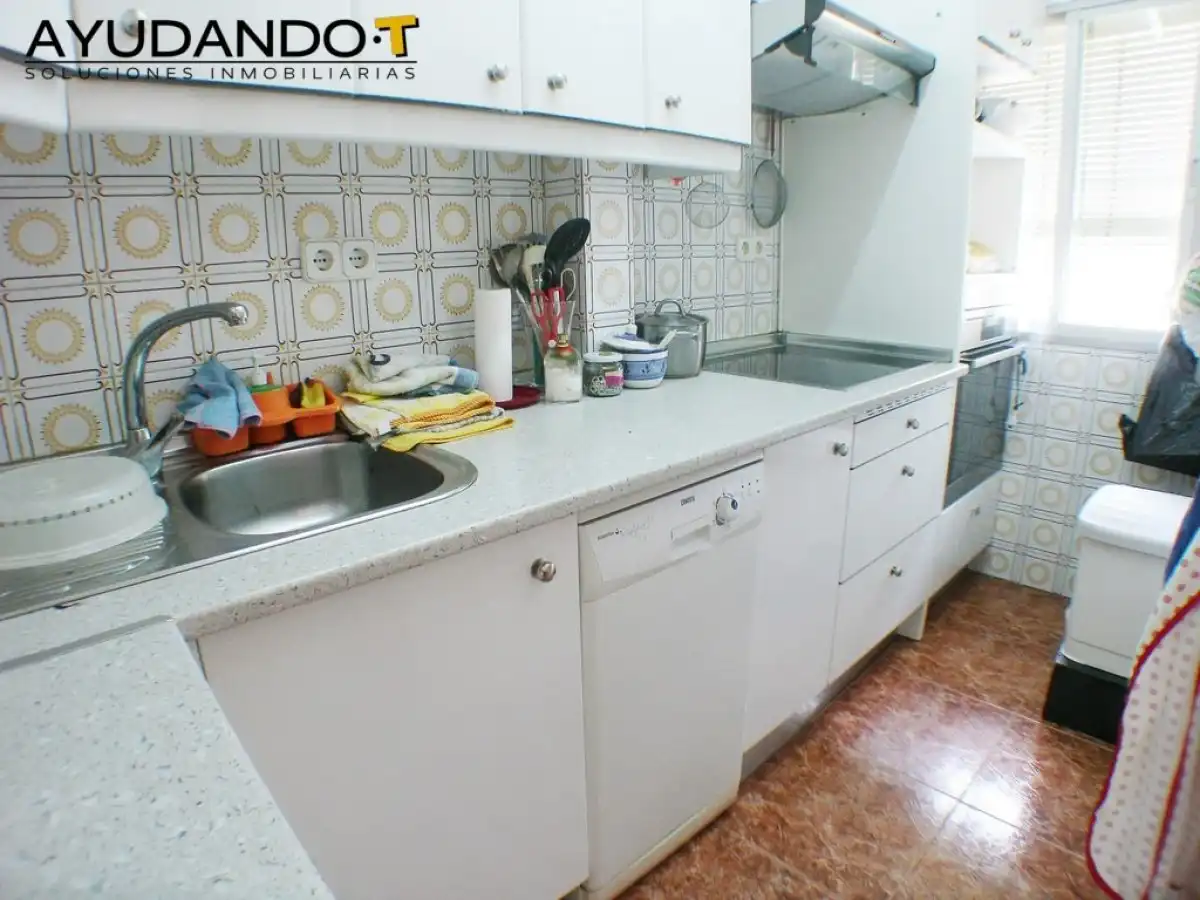 Cocina de Piso en venta en Madrid con Calefacción
