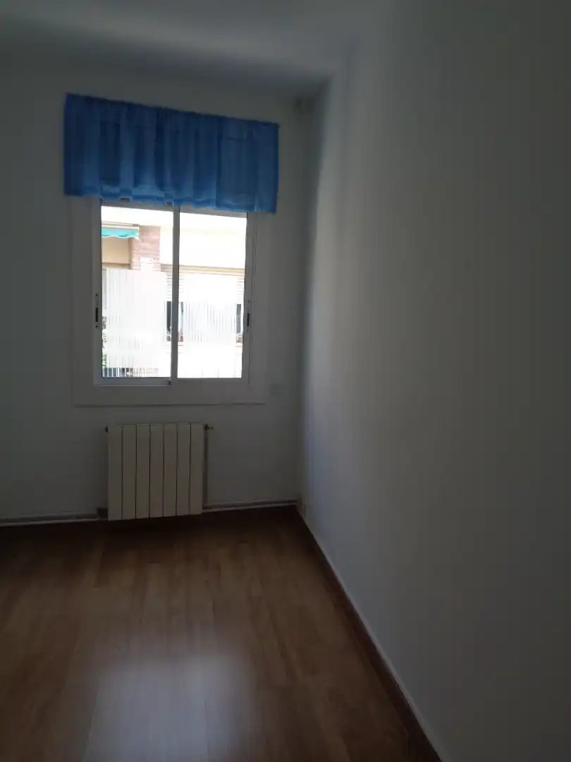 Habitación de Piso de alquiler en Barcelona con Lavadora y Balcón