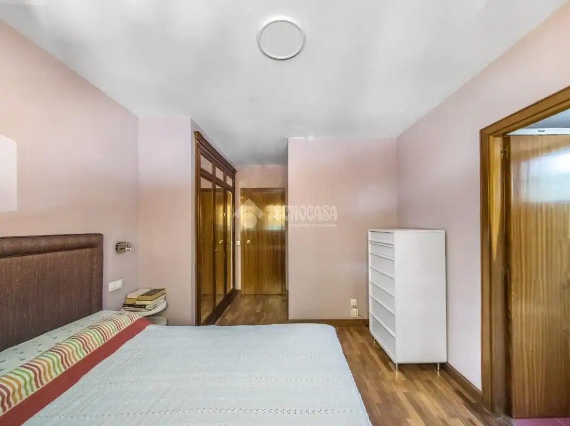 Habitación de Piso en venta en Madrid con Calefacción y Terraza