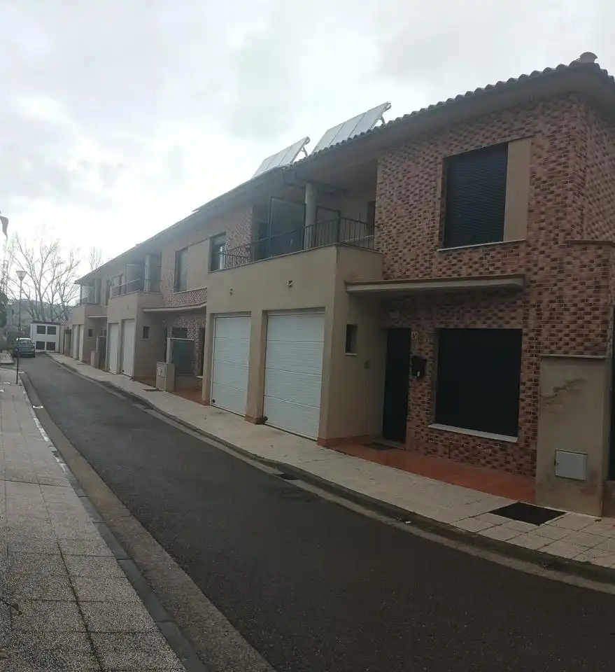 Vista exterior de Casa adosada en venta en Paracuellos de Jiloca con Calefacción, Jardín privado y Terraza