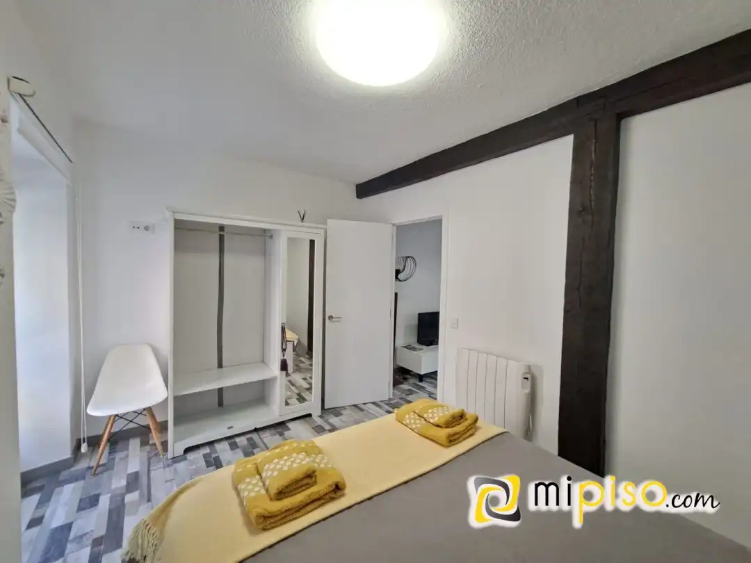 Habitación de Piso de alquiler en Santoña con Amueblado