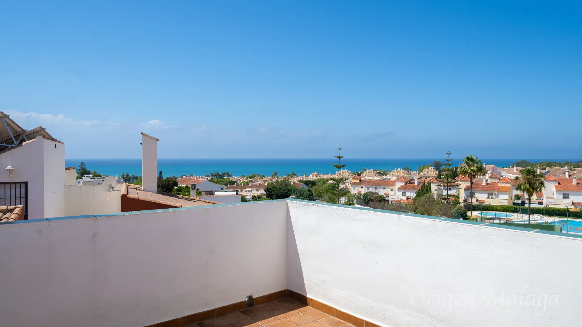 Vista exterior de Casa adosada en venta en Vélez-Málaga con Calefacción, Jardín privado y Terraza