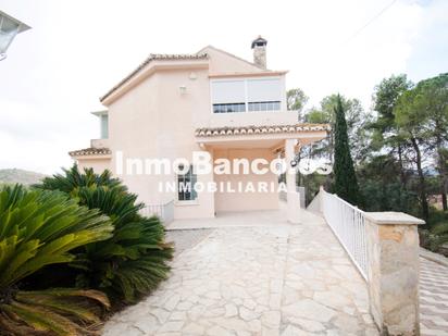 Vista exterior de Casa o xalet en venda en Torrent amb Aire condicionat, Calefacció i Jardí privat