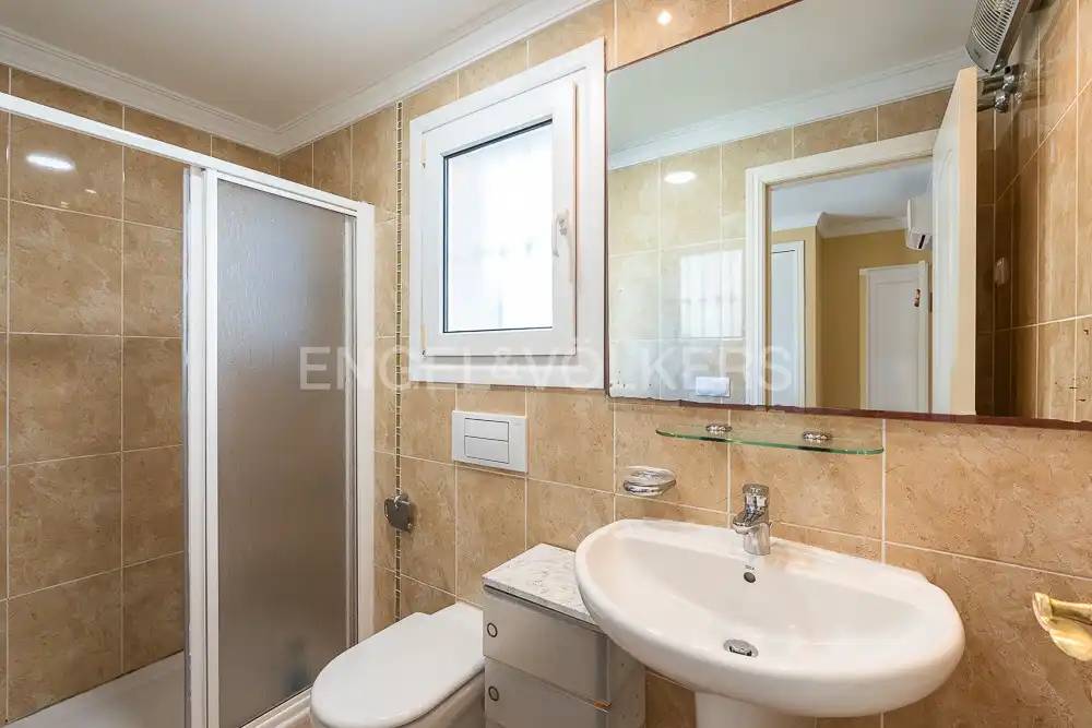 Bathroom of Houses for sale in Oliva  with Air Conditioner, Heating and Private garden