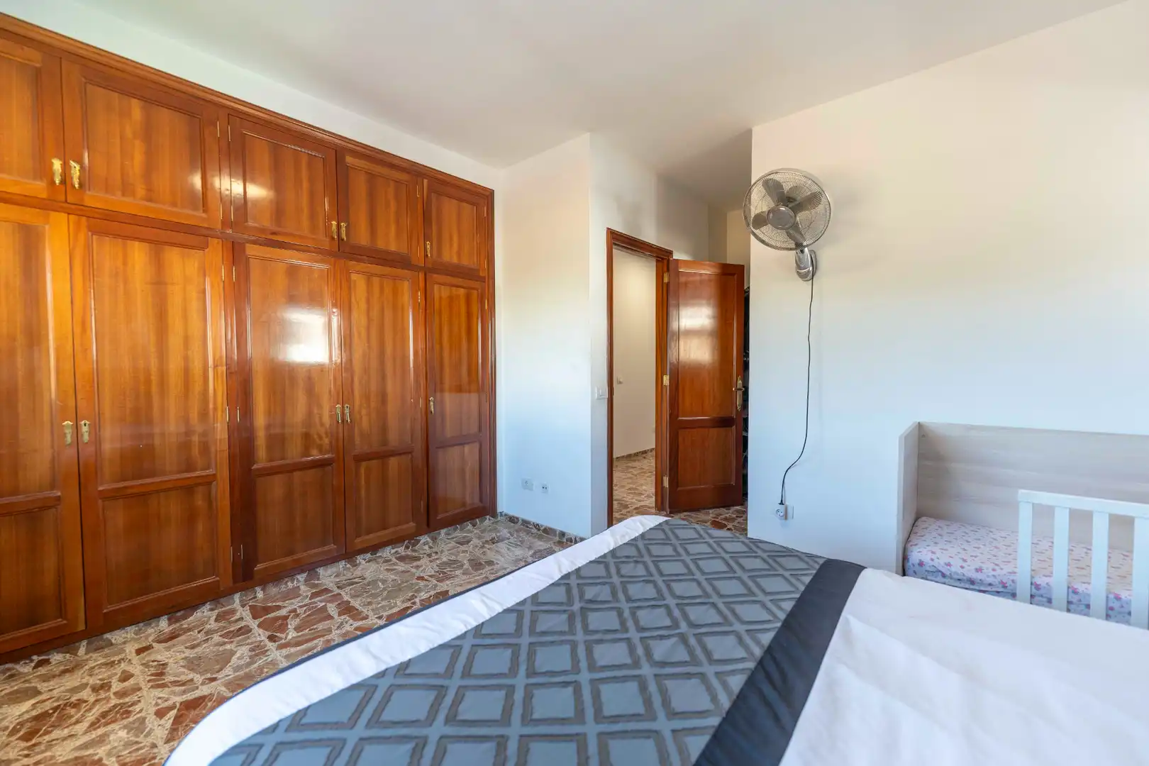 Dormitori de Casa o xalet en venda en San Cristóbal de la Laguna amb Jardí privat, Terrassa i Moblat