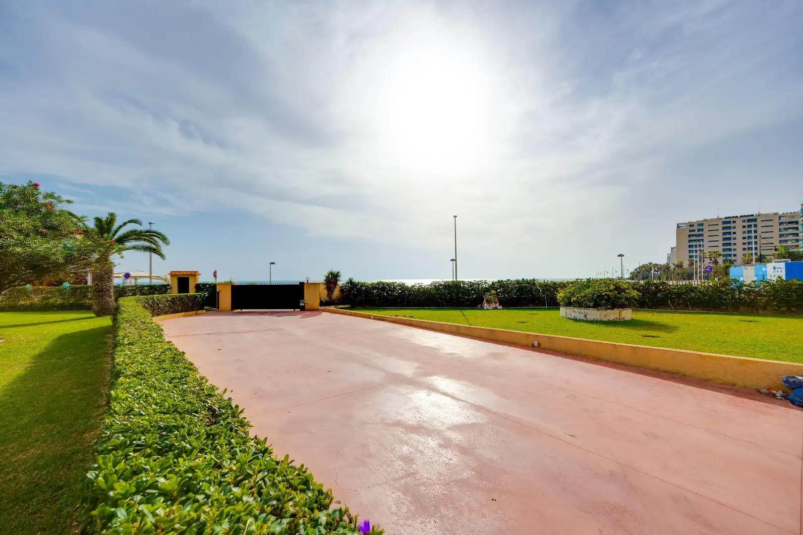 Vista exterior de Apartament en venda en Torrevieja amb Terrassa, Traster i Piscina comunitària