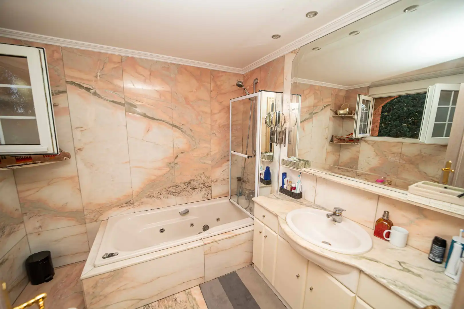 Baño de Casa o chalet en venta en San Andrés del Rabanedo con Calefacción y Piscina