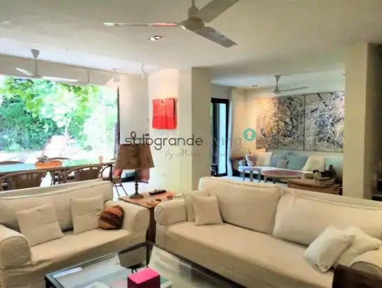 Sala de estar de Casa adosada de alquiler en Sotogrande con Aire acondicionado, Jardín privado y Terraza