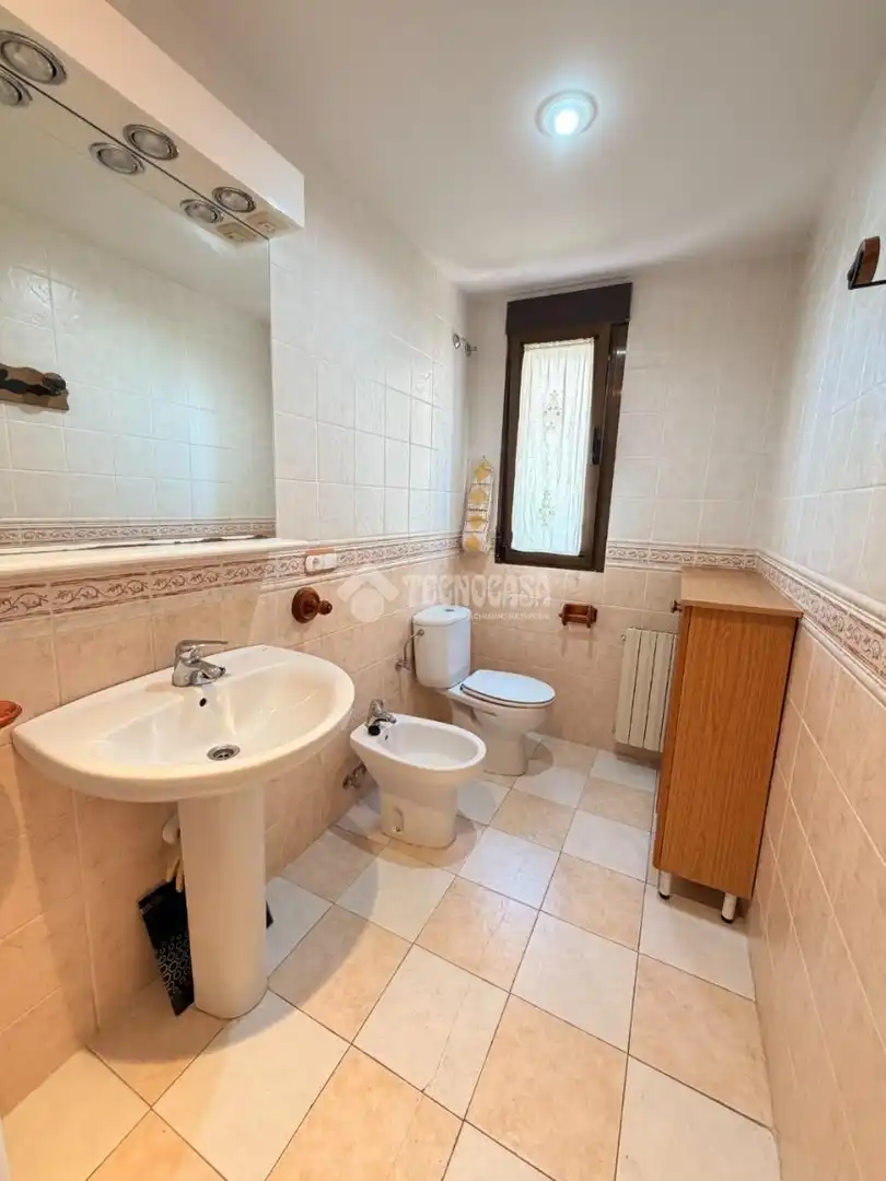 Baño de Casa adosada en venta en Segovia con Calefacción