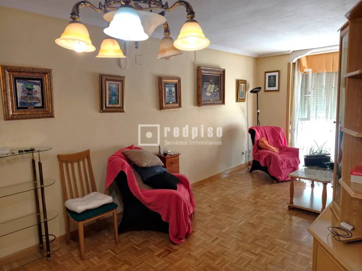 Living room of Flat for sale in Madrid  with Air Conditioner, Heating and Parquet flooring