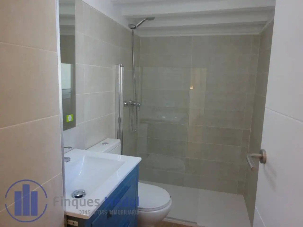 Baño de Ático de alquiler en Tarragona con Aire acondicionado, Calefacción y Parquet