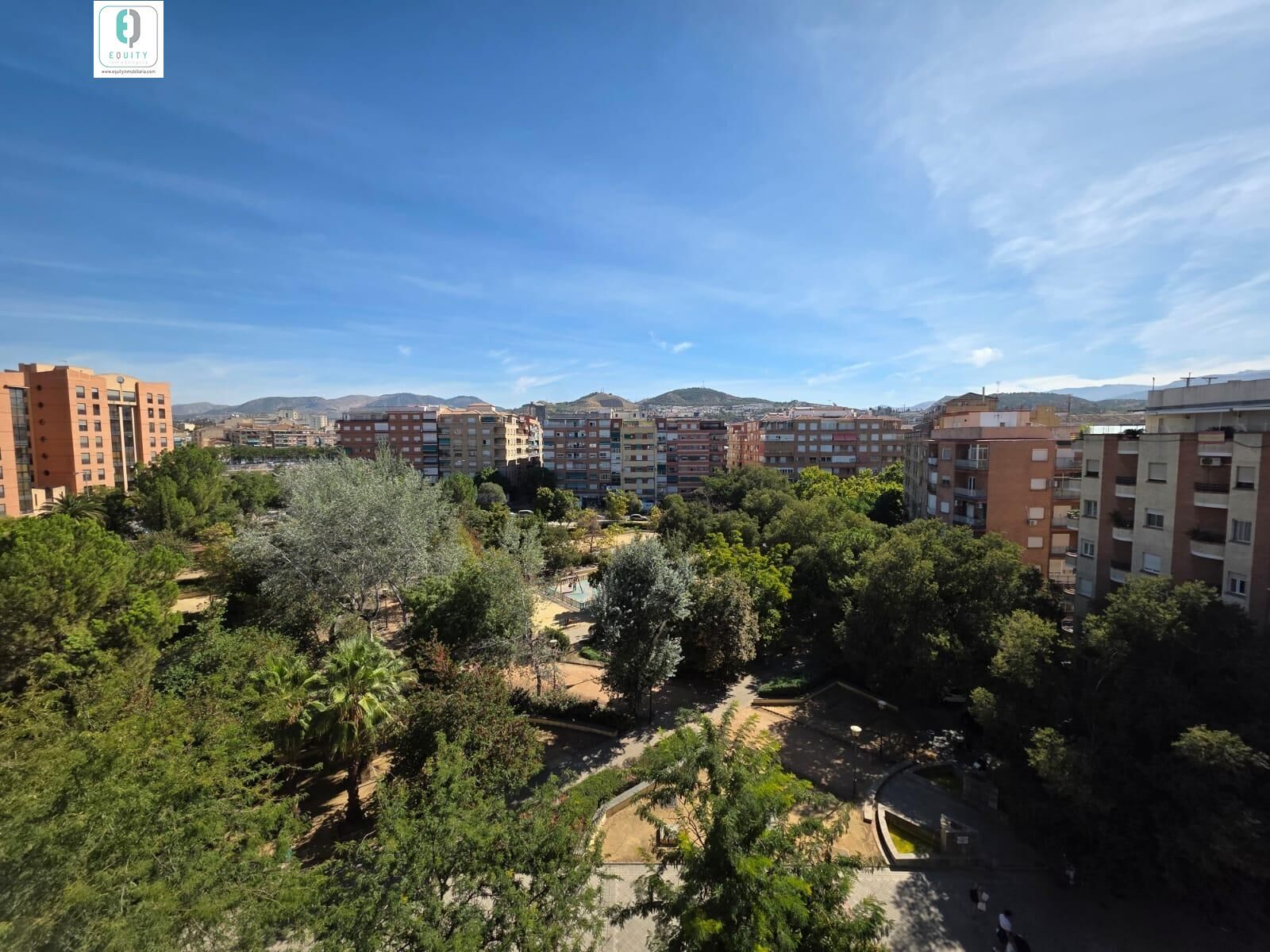 Vista exterior de Àtic de lloguer en  Granada Capital amb Aire condicionat, Calefacció i Terrassa