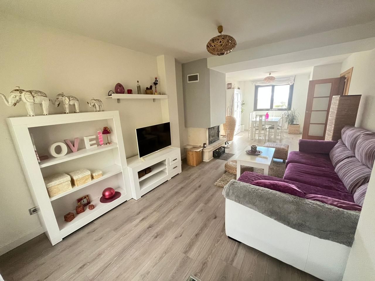 Living room of Single-family semi-detached for sale in Cabrerizos  with Heating, Private garden and Community pool