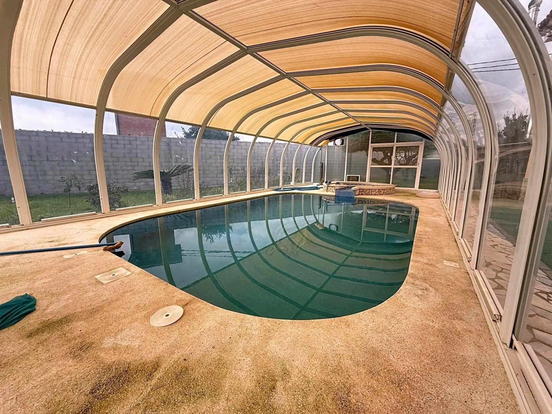 Piscina de Casa o xalet en venda en Castellón de la Plana / Castelló de la Plana amb Aire condicionat, Terrassa i Piscina