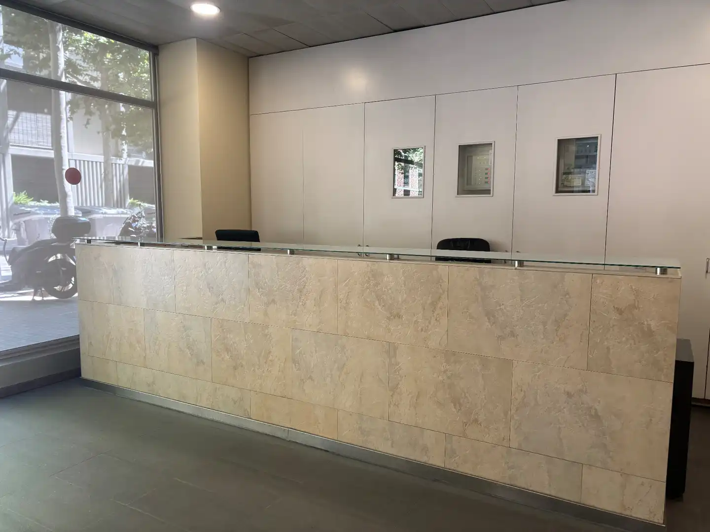 Büro zum Verkauf in Barcelona mit Klimaanlage, Heizung und Internet