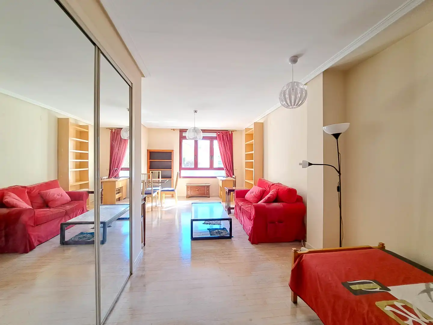 Sala d'estar de Estudi en venda en Madrid amb Aire condicionat, Calefacció i Parquet