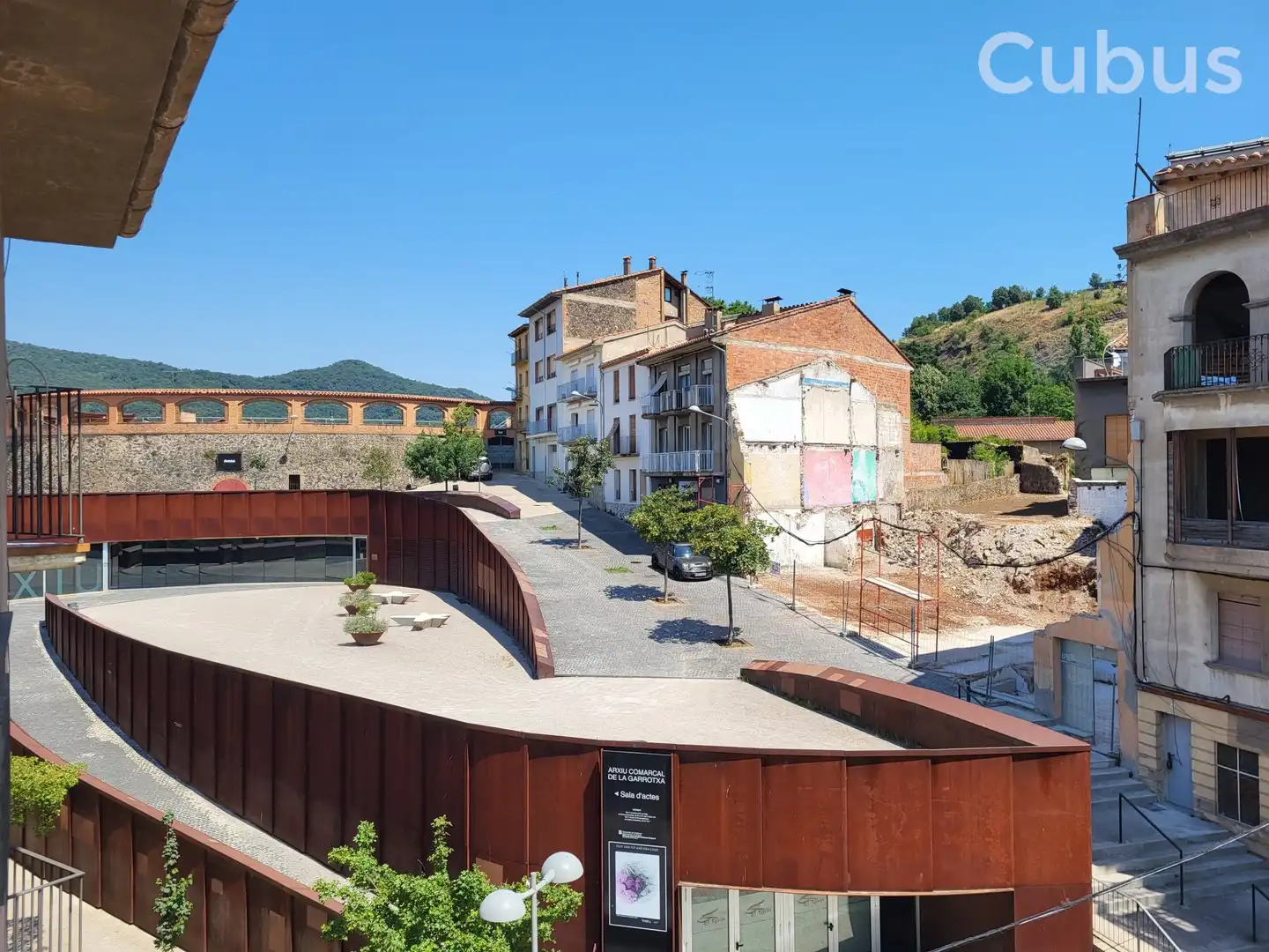 Exterior view of Flat for sale in Olot  with Terrace and Balcony