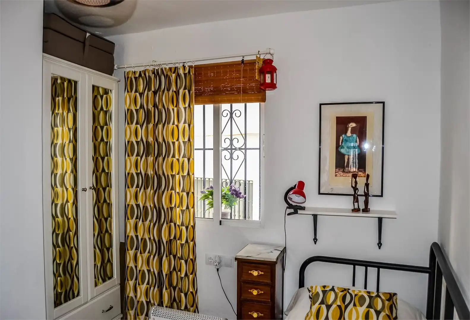 Habitación de Casa o chalet en venta en Iznate con Amueblado