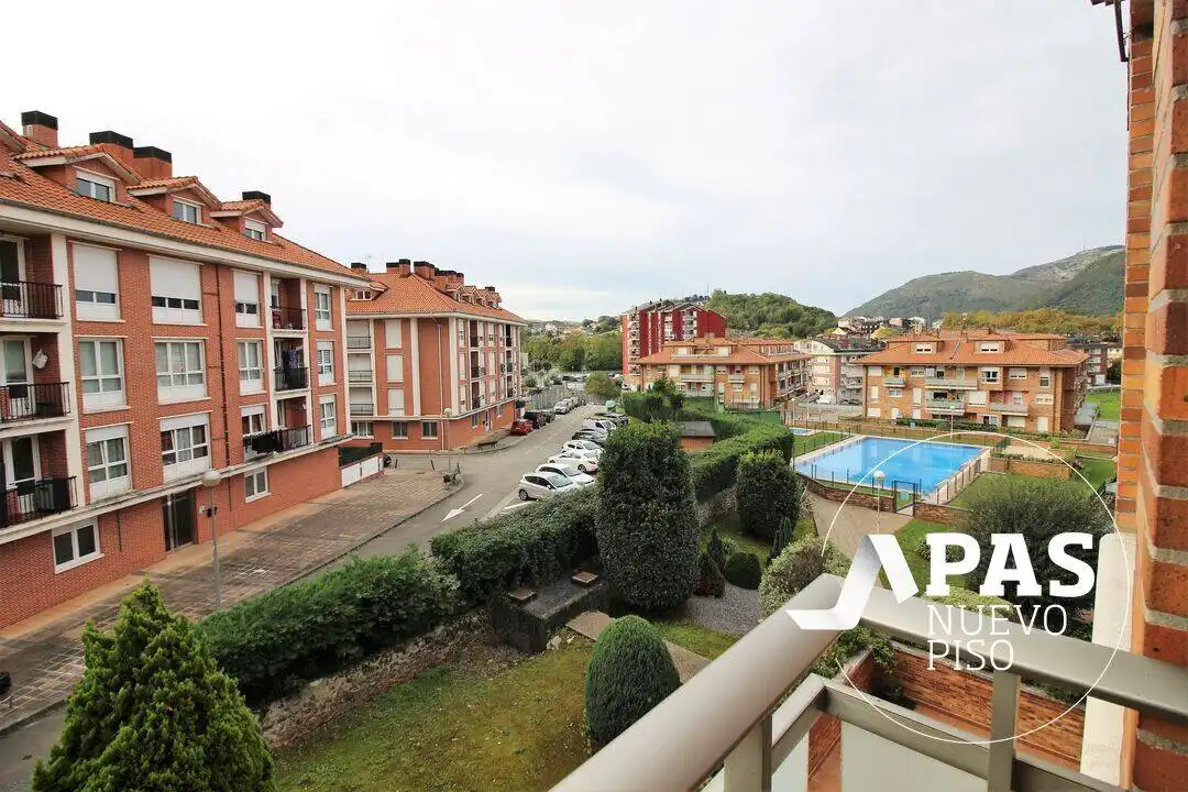 Vista exterior de Piso en venta en Entrambasaguas, Cantabria