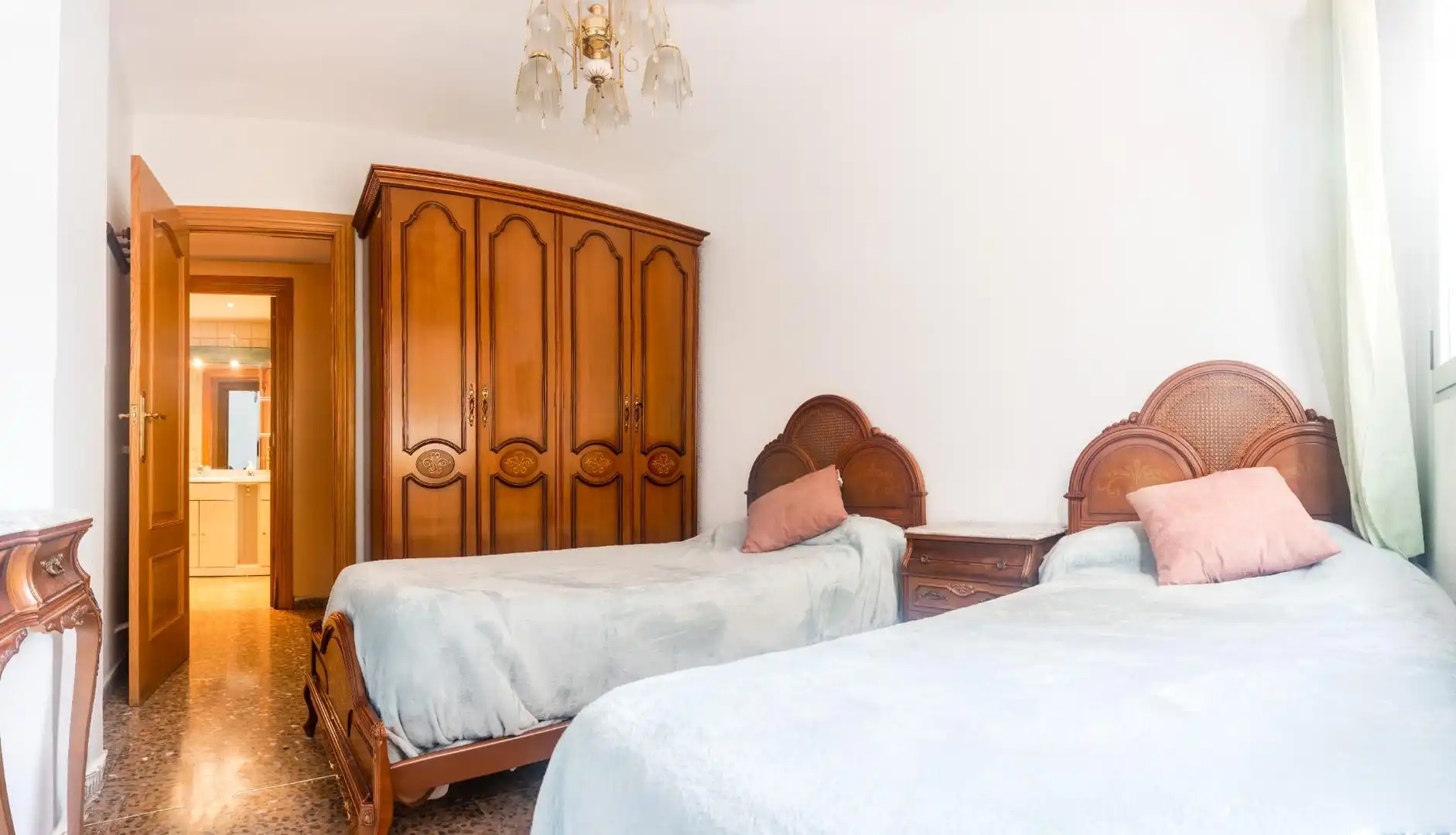 Bedroom of Flat for sale in Zaragoza  with Air Conditioner, Heating and Storage room