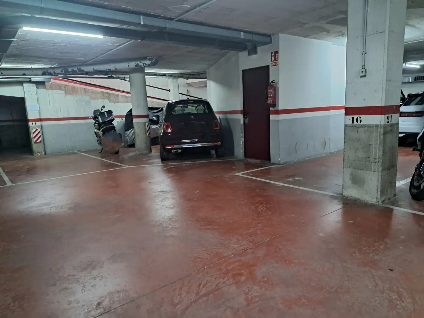 Parkplatz von Garage zum Verkauf in Rubí