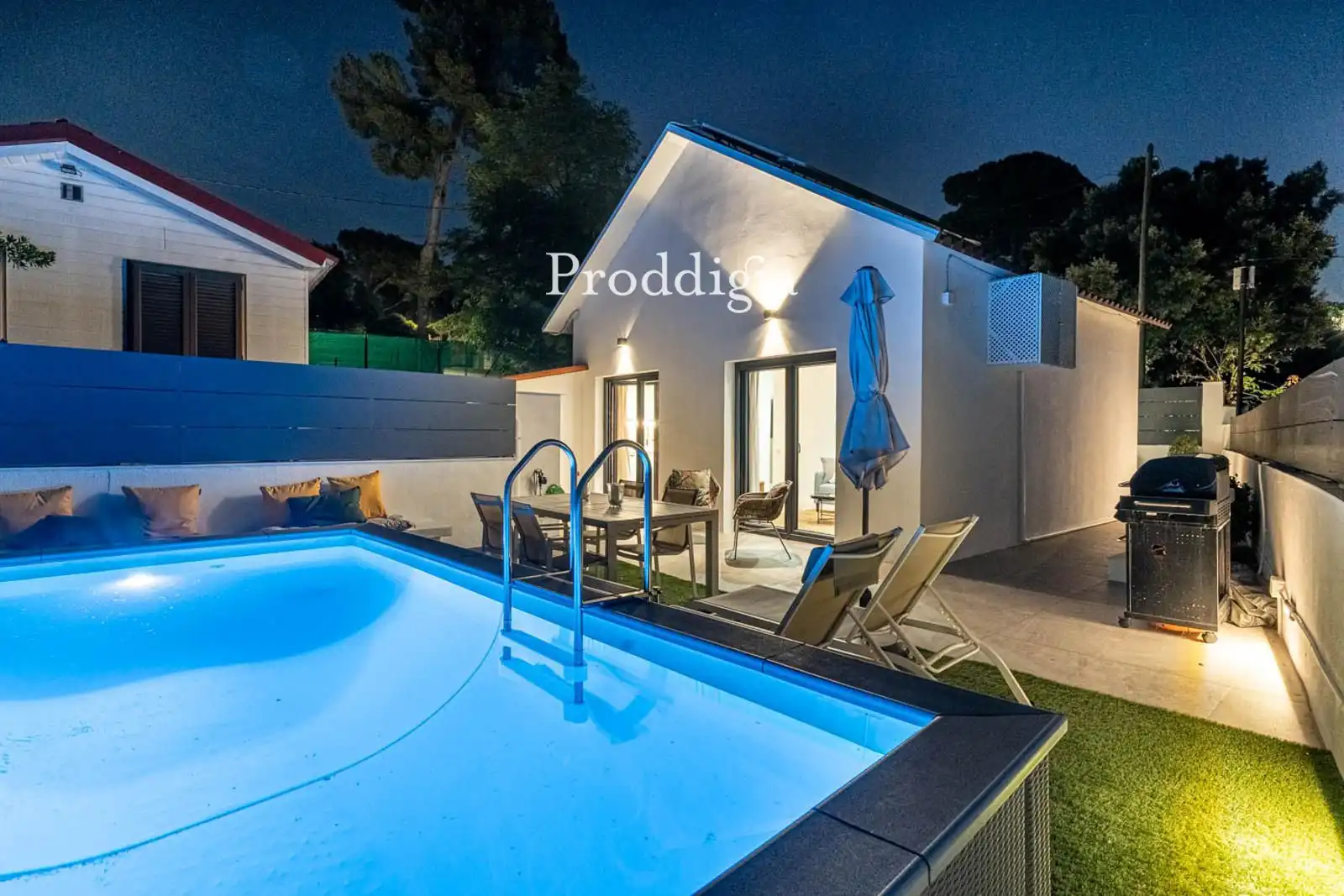 Swimming pool of Houses for rent in Sant Cugat del Vallès  with Air Conditioner, Storage room and Swimming Pool