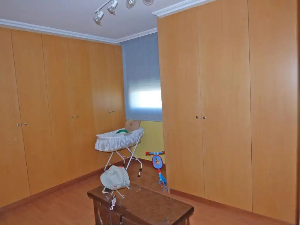 Dormitori de Casa o xalet en venda en Vilafant amb Aire condicionat, Jardí privat i Terrassa