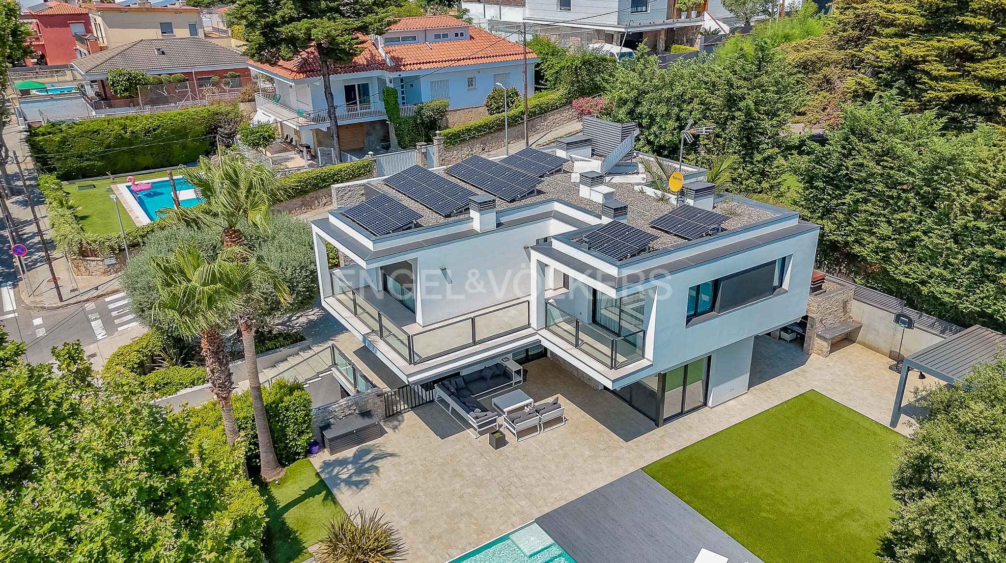 Exterior view of House or chalet for sale in Castelldefels  with Air Conditioner, Heating and Private garden