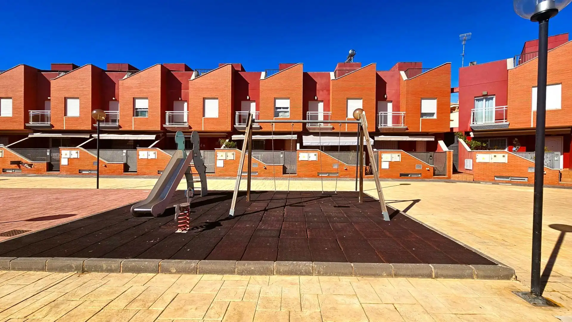 Vista exterior de Casa adosada en venta en Cartagena con Aire acondicionado, Jardín privado y Terraza